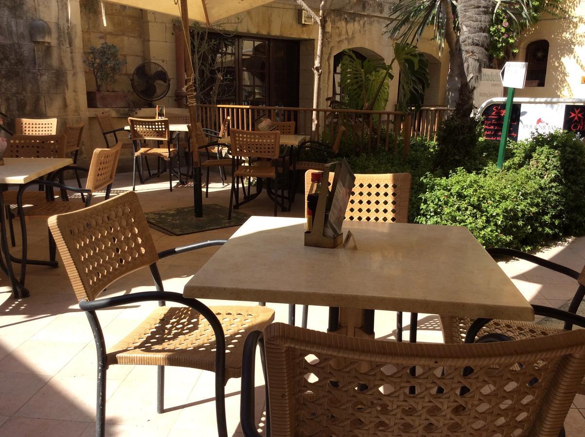 Cittadella Boutique Living Apartment Виктория Екстериор снимка